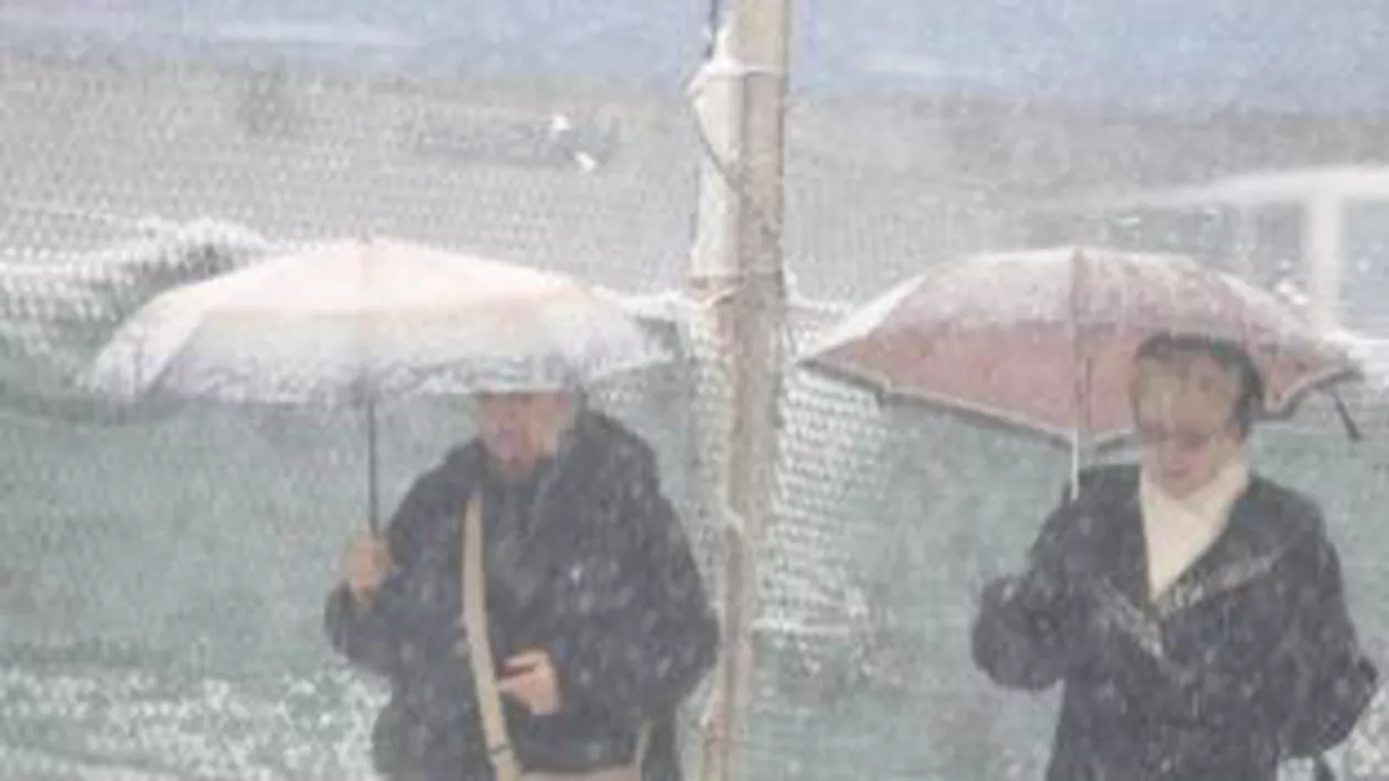 Ninsori şi vânt în aproape toată ţara. Vezi prognoza meteo de weekend