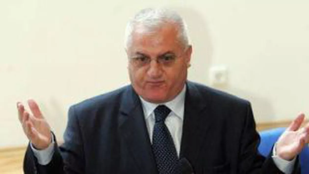 Şefii fotbalului au decis ca arbitrii să fie plătiţi de televiziuni