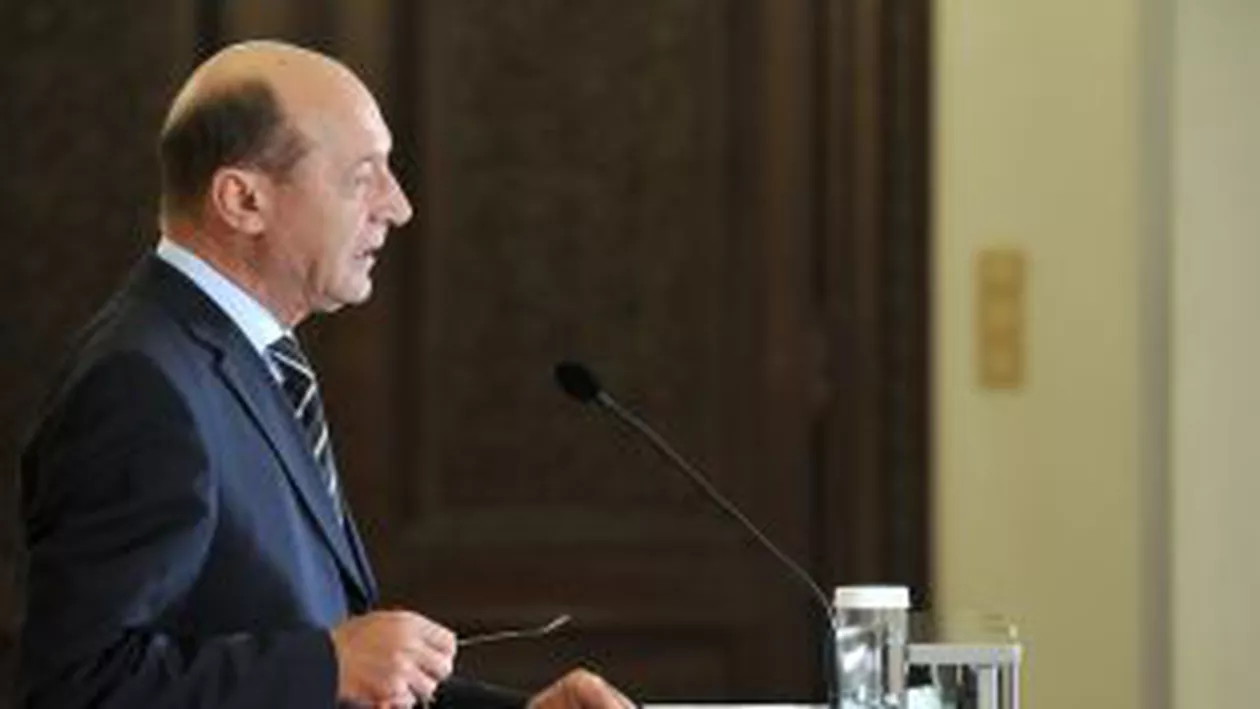 Relația Băsescu-MAI: De la „javră ordinară” la corupţia arătată cu degetul „fără aplauze”