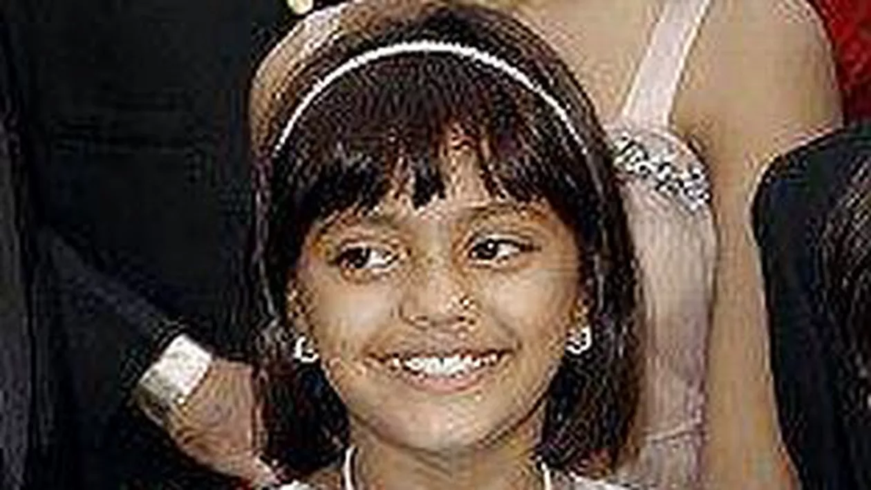 Actriţa din Slumdog Millionaire, ajunsă pe străzi după ce un incendiu i-a distrus casa