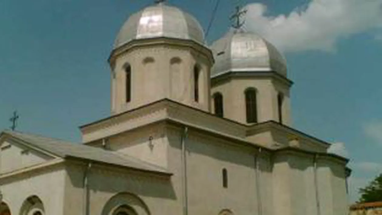 Chişinău: Preot filmat în timp ce abuza sexual doi minori