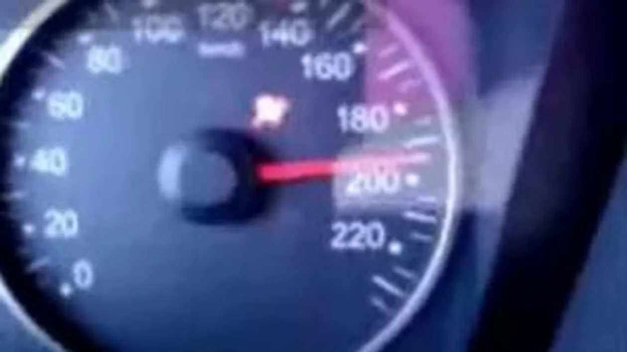 Nouă dovadă de inconștiență la volan: 200 de kilometri la oră pe Autostrada Transilvania