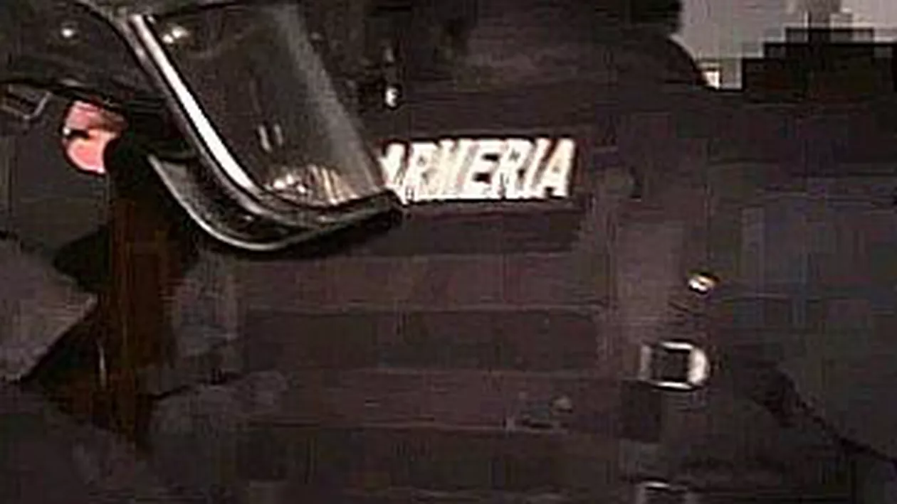 Craiova: Doi ofiţeri de la Poliţia Transporturi, acuzaţi de şantaj de DIICOT