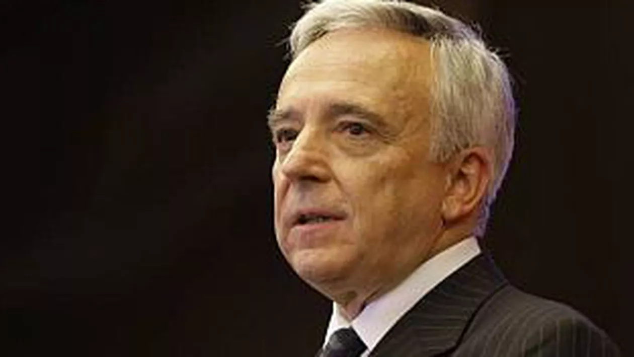 Isărescu: BNR pregăteşte măsuri de descurajare a creditării în valută pentru persoanele cu venituri în lei