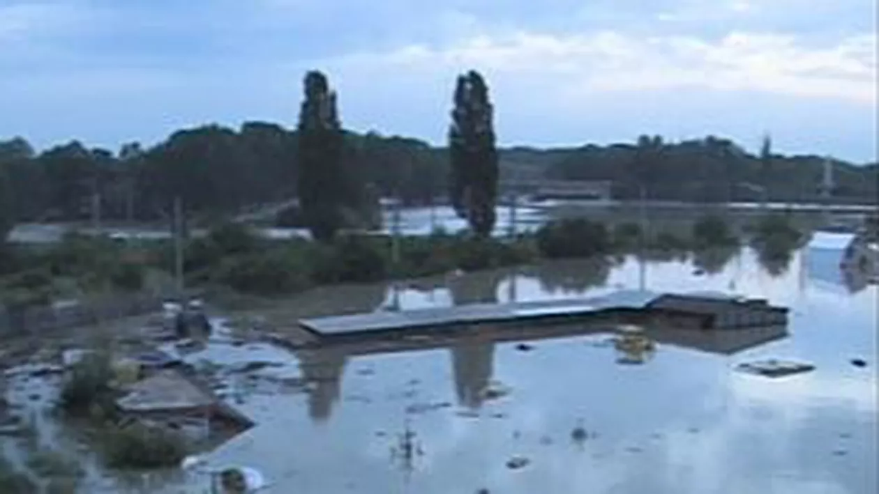 Localitățile afectate de inundațiile din 2010 vor primi finanțări de la stat