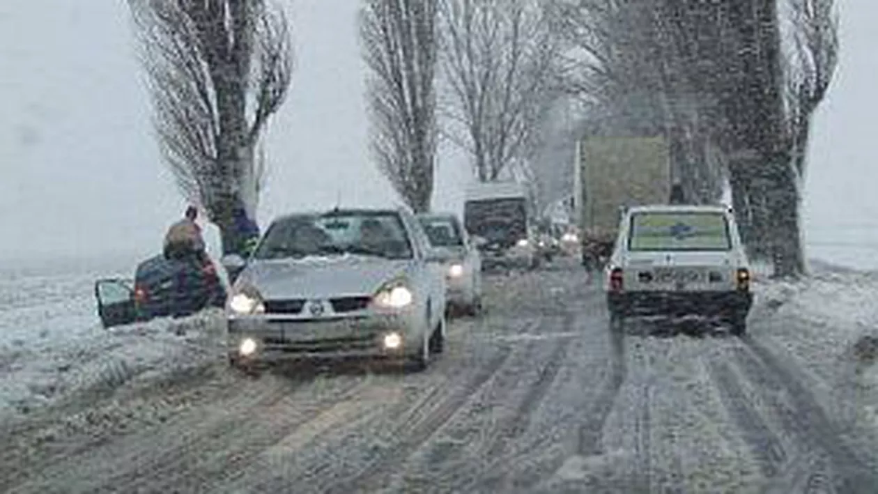 Harghita: Trafic rutier îngreunat pe DN 13 A, din cauza zăpezii