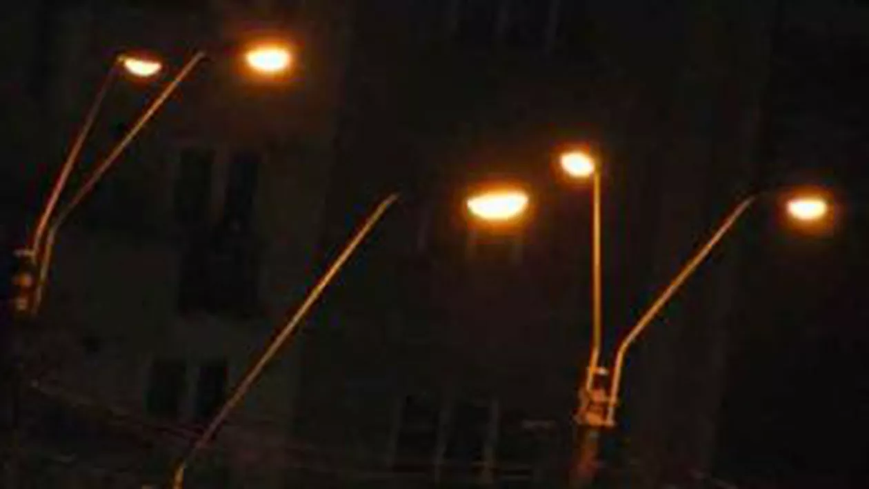 Soluție de criză: Primăria Negrești a oprit iluminatul public