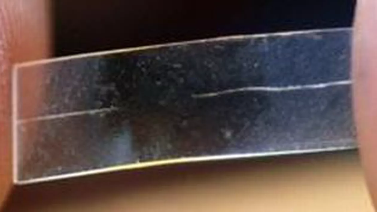 Plasticul care se repară singur, creat de cercetătorii elveţieni