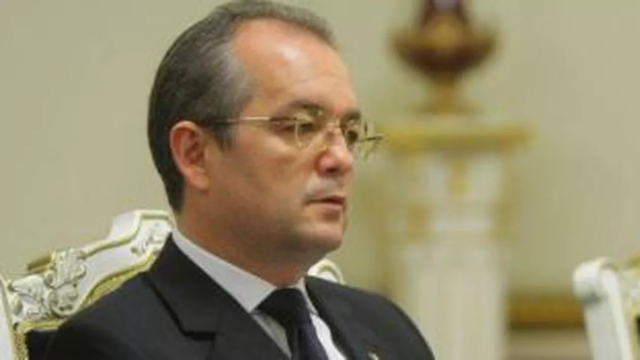 Boc: Încetul cu încetul, dar sigur, gogoaşa Ponta-Antonescu se dezumflă