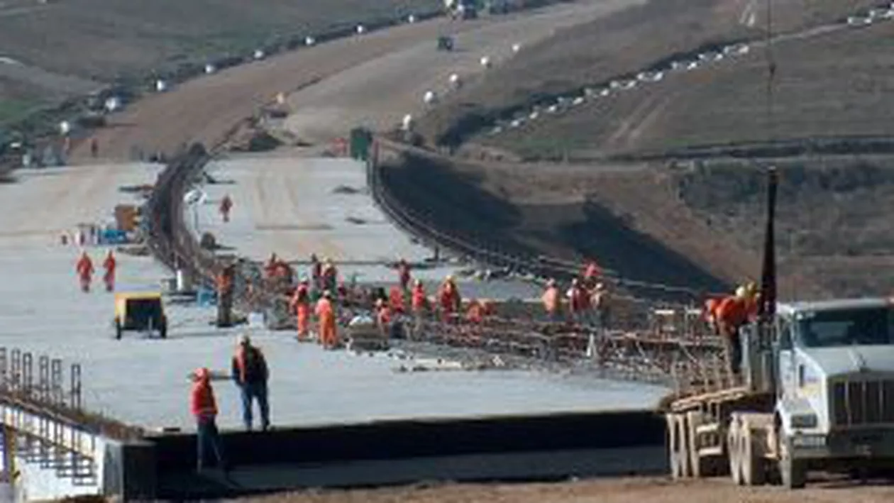 Negocieri cu Bechtel privind un nou grafic la Autostrada Transilvania, cu termene după 2012