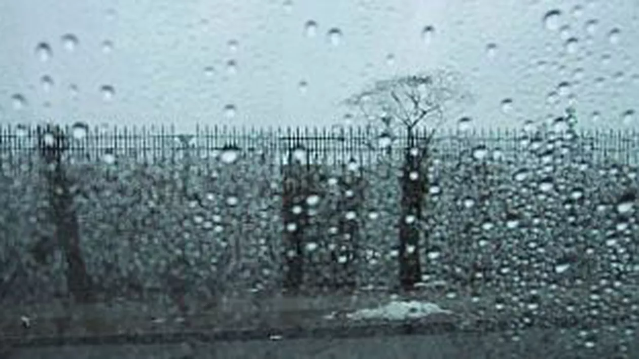 Informare ANM: Ploi torențiale și căderi de grindină. Vezi prognoza meteo