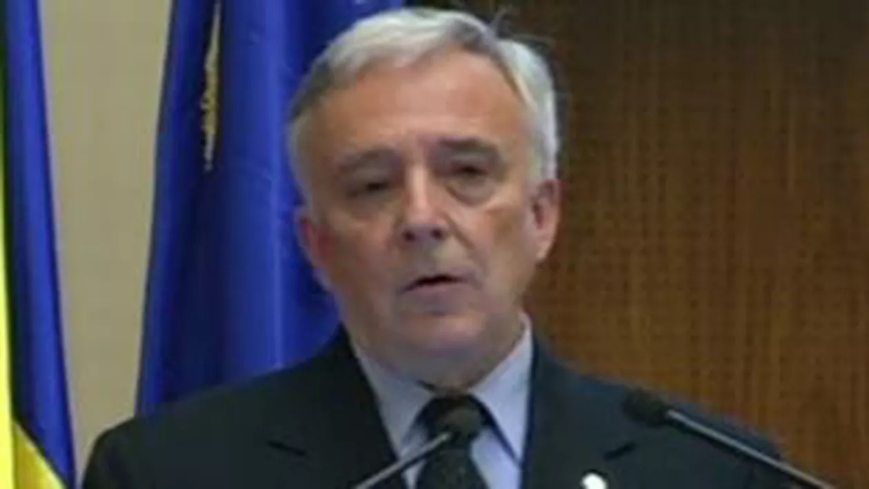 Isărescu: Aprecierea nominală a leului a atenuat şocurile pe piaţa combustibililor