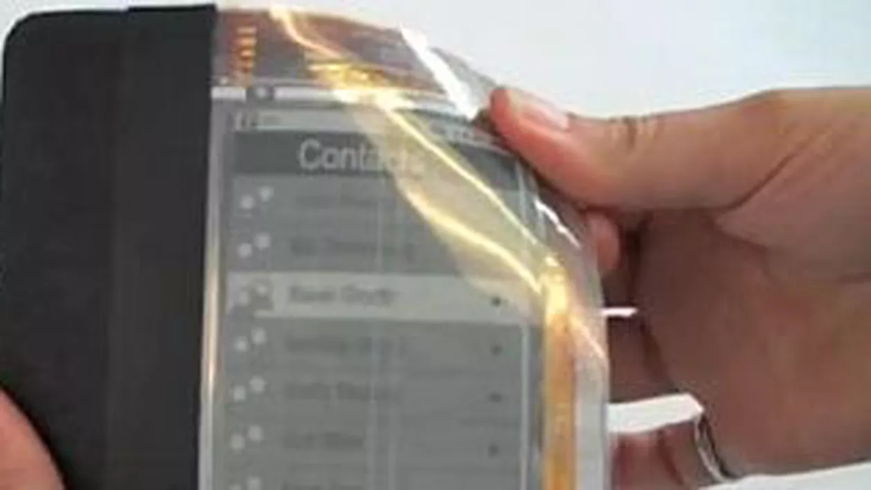 Invenţie inedită: PaperPhone, telefonul care se îndoaie