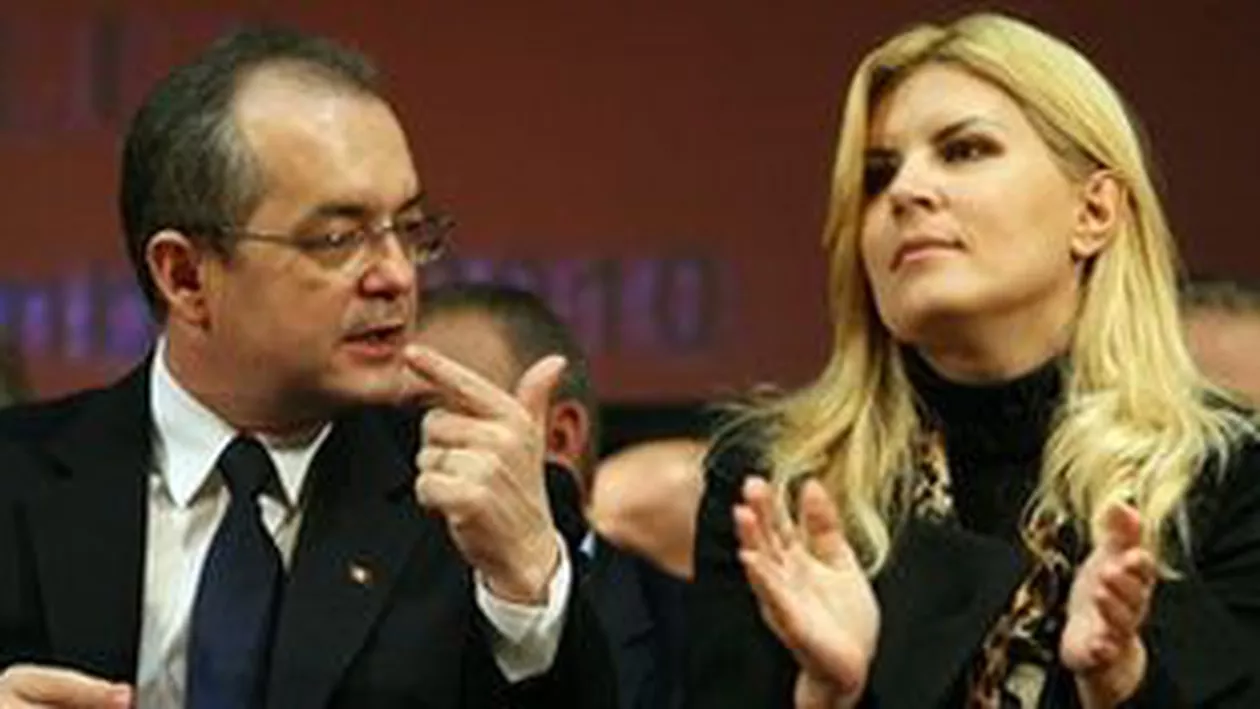 Boc şi Udrea au semnat două contracte estimate la peste 11 milioane de lei la Timişoara