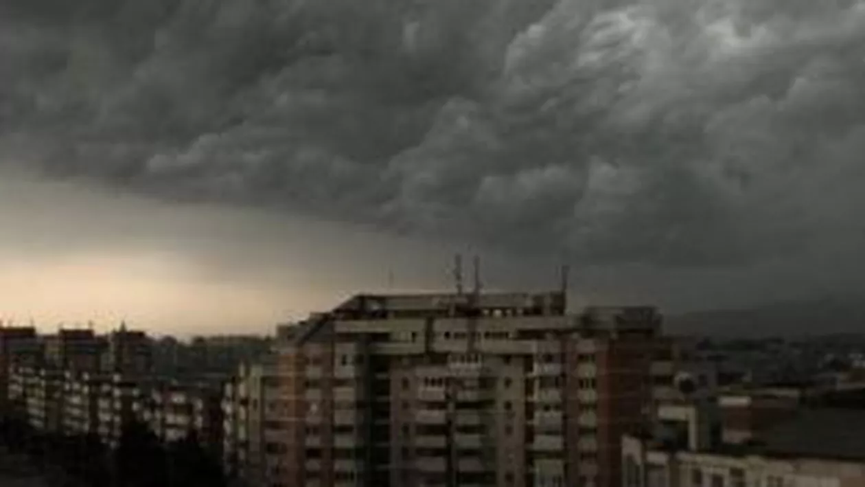 Avertizare de ploi, grindină şi vijelii în Bucureşti şi Ilfov. Vezi prognoza meteo