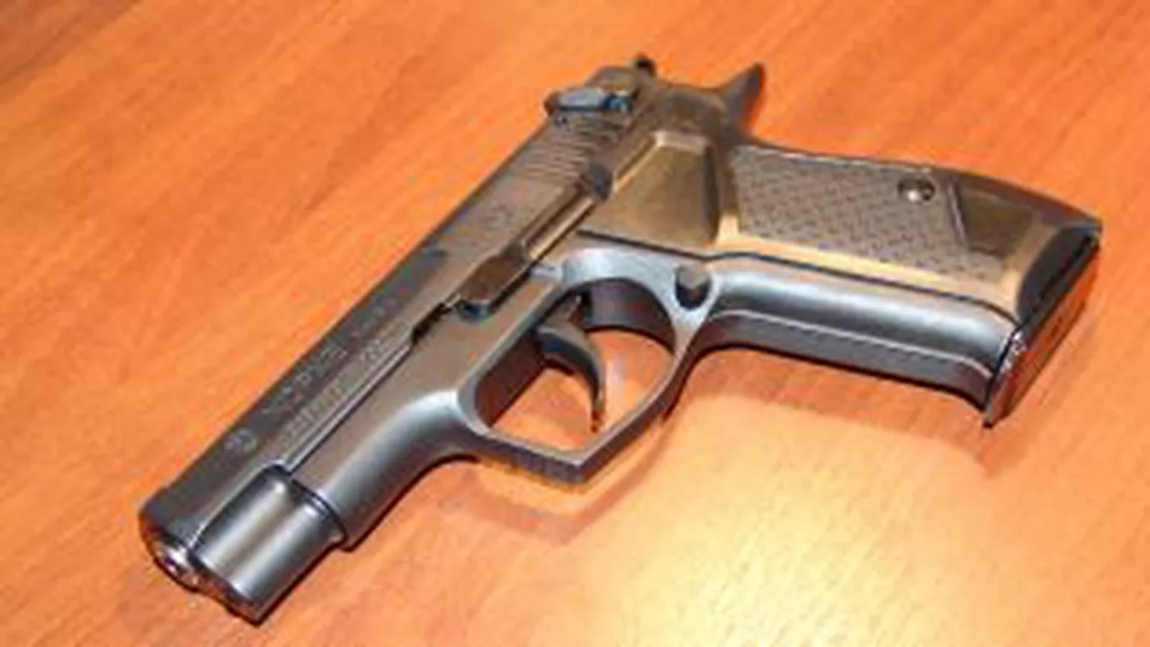 Focuri de armă pentru un loc de parcare la Călăraşi