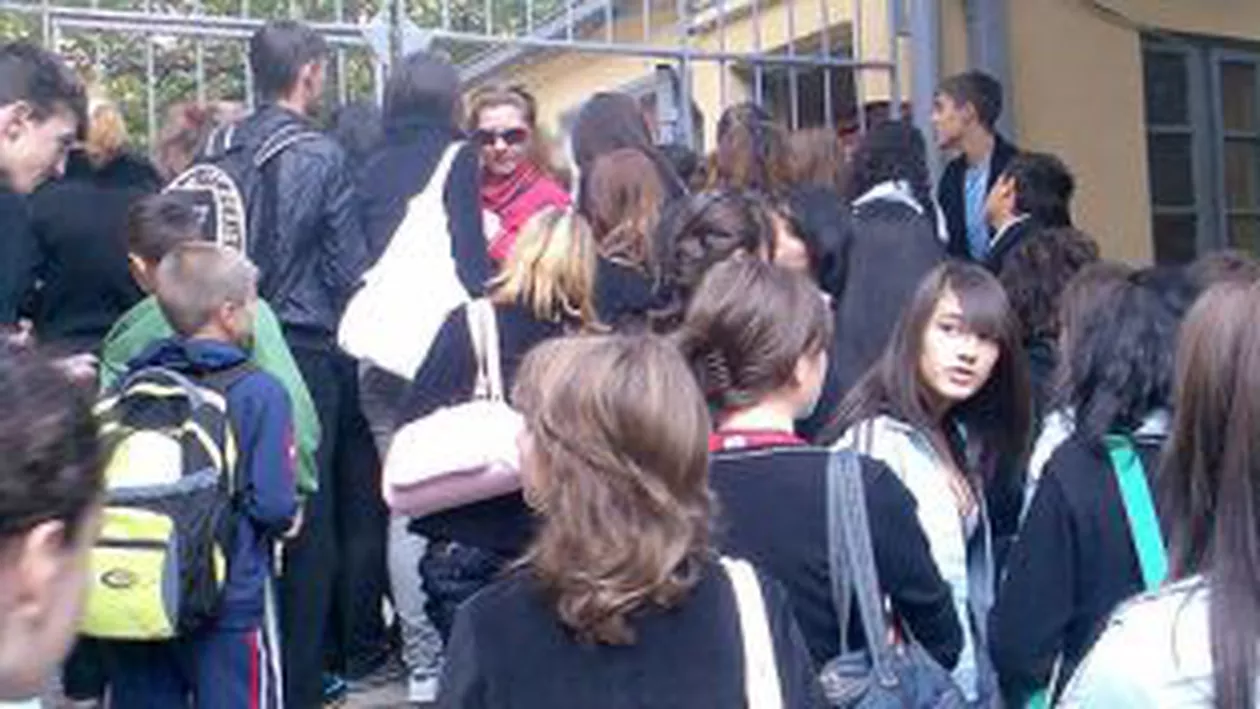 Liceenii încep luni examenul de bacalaureat! Ministerul ia măsuri sporite pentru eliminarea fraudelor