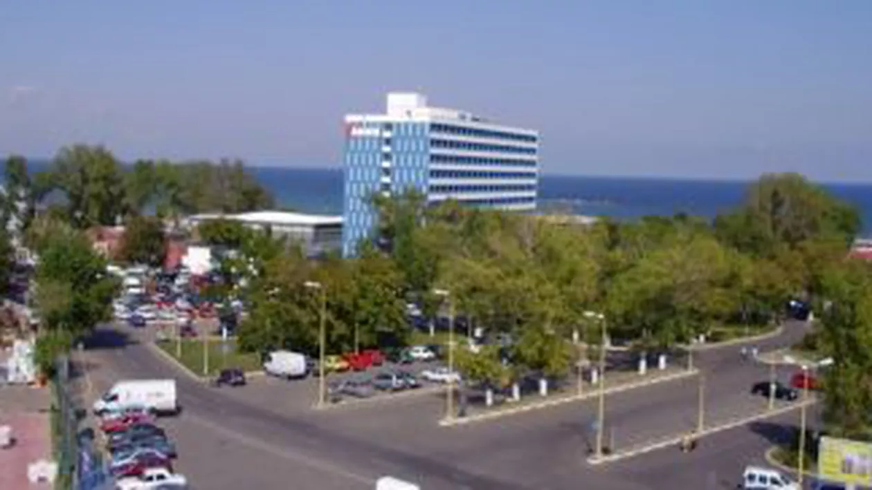 Tragedie la Mamaia: Un bărbat a murit după ce a căzut de la etajul nouă al unui hotel