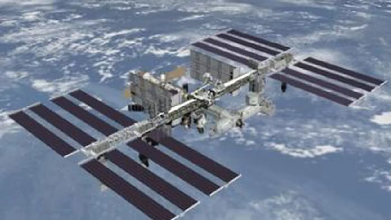 Șase astronauți, evacuați de teama unei coliziuni spațiale