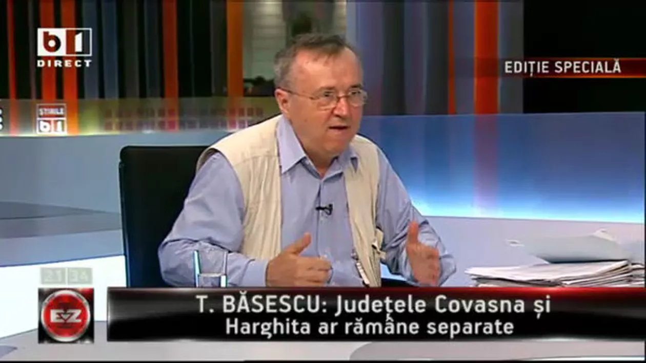 Poză pentru carnetul de conducere cu strecurătoarea pe cap: Membru în Biserica Monstrului Spaghetelor Zburătoare