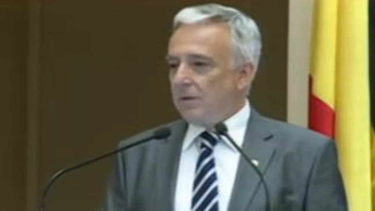 Isărescu: Nu se întâmplă nimic deosebit cu leul decât se întâmplă cu alte valute