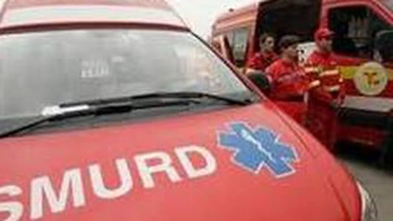 București: O persoană a fost electrocutată după ce a fost surprinsă de furtună pe acoperișul unei case