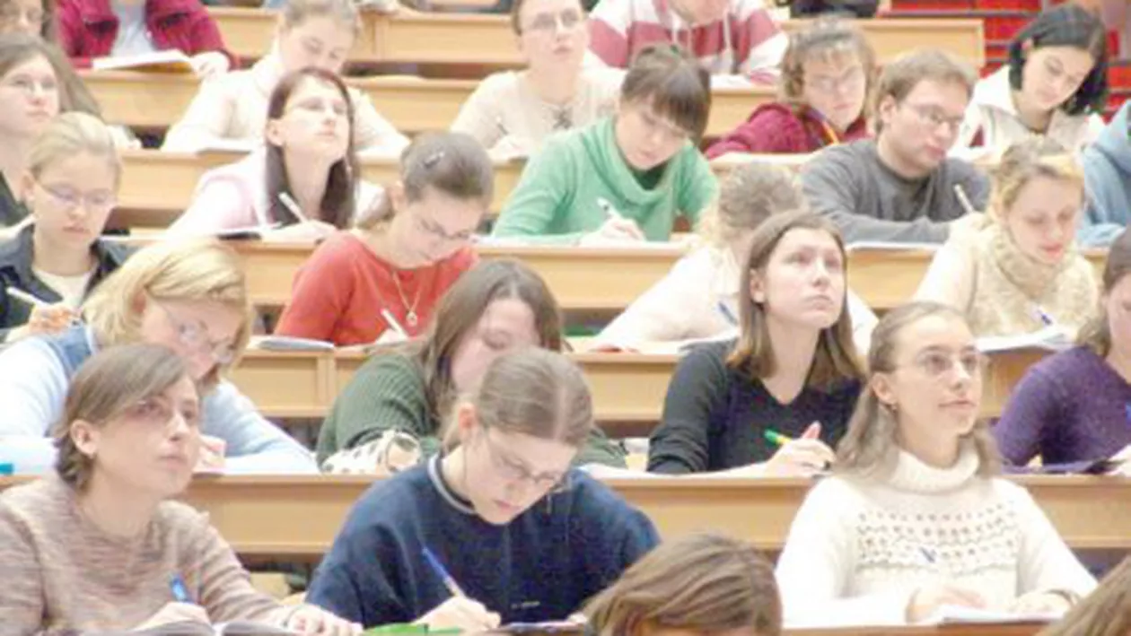 Universitățile private riscă să rămână fără studenți din cauza promovabilității reduse de la Bac