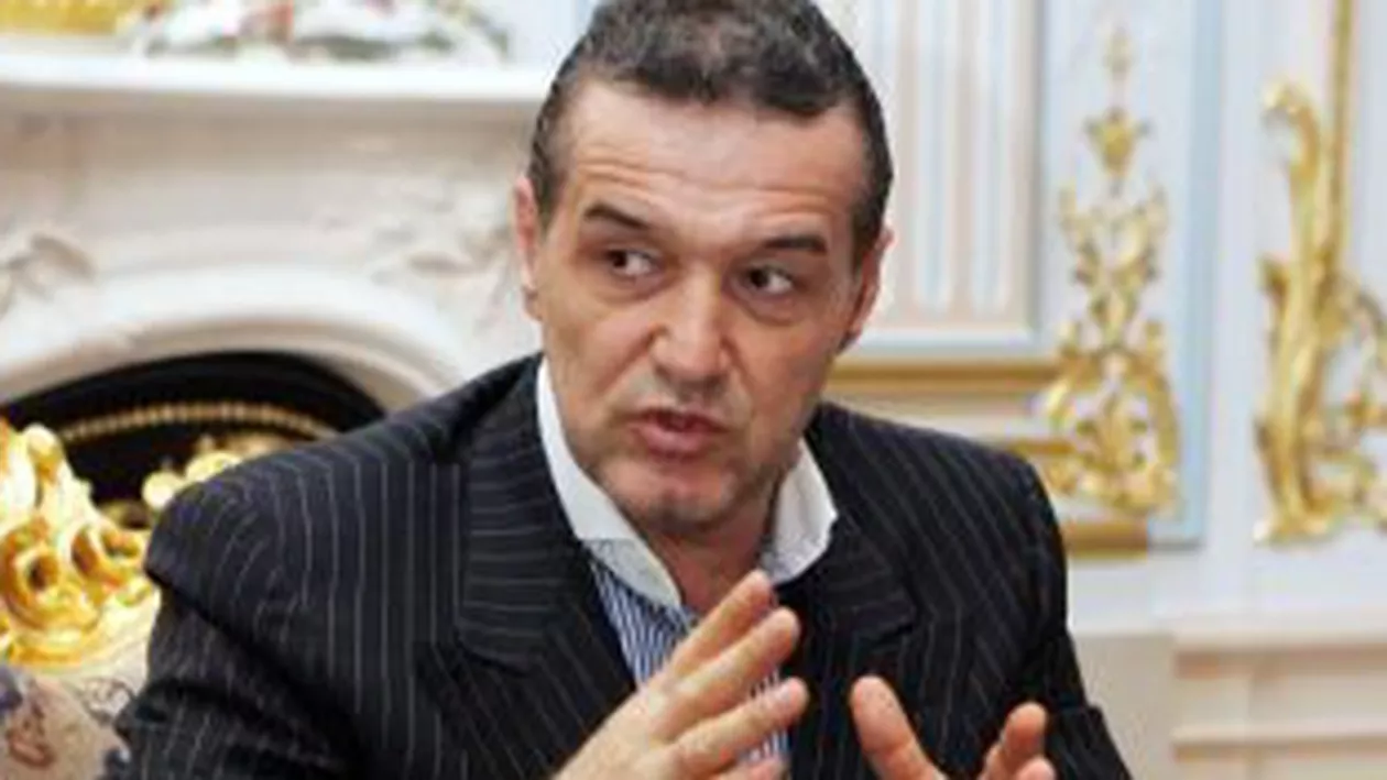 Patronul Stelei, despre gazonul de pe Național Arena: Mă cheamă Becali. Sunt salvator, rezolv problema