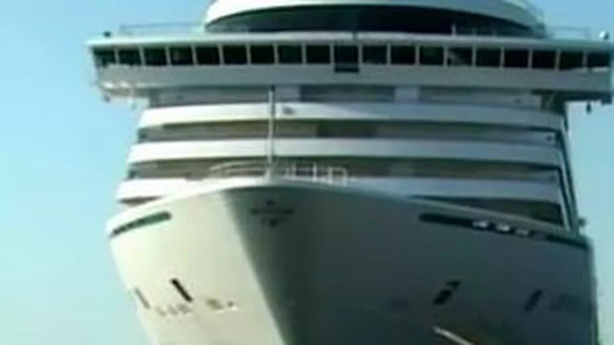 Iahtul de lux Crystal Serenity a acostat în Portul Constanța pentru a doua oară