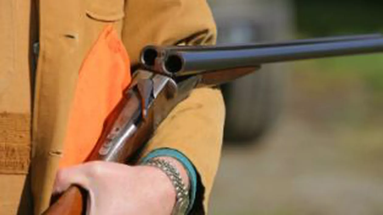 O fetiță de 9 ani din Giurgiu a fost împușcată mortal, din greșeală, de un băiat de 8 ani