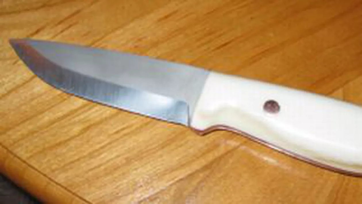 Călărași: O jurnalistă de 22 de ani a fost înjunghiată pe stradă