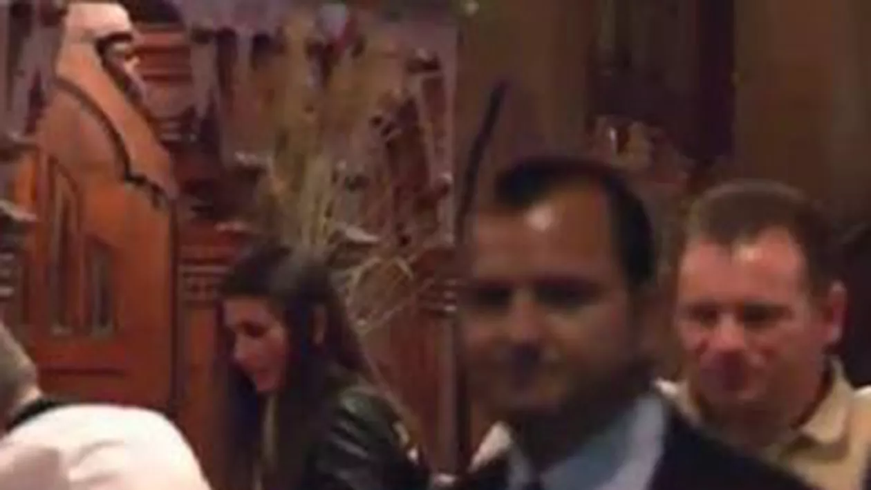 Elena Băsescu petrece cu membrii Partidului Popular European în Centrul Vechi