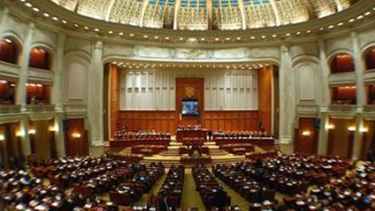 Senatul a respins moțiunea USL "Căldura care îngheață România". Inițiativa a fost la doar trei voturi de adoptare