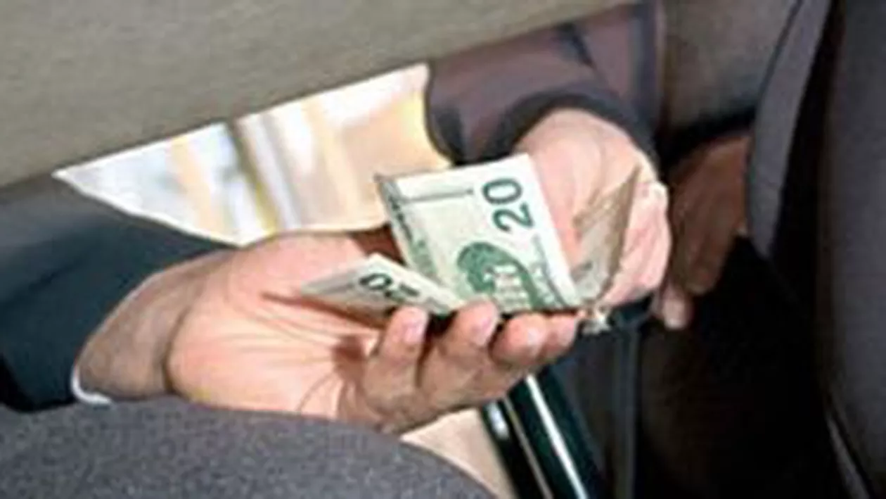 Cercetări în mai multe orașe din țară cu privire la fraudarea examenului de bacalaureat