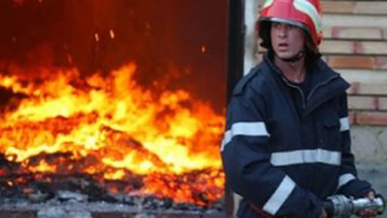 Incendiu la un club din Mamaia: Polițiștii cred că focul a fost pus intenționat