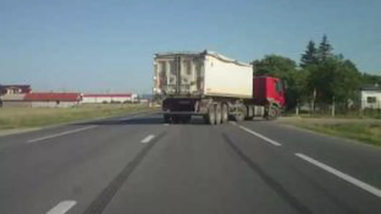 Buzău: Patru morți în urma unui accident rutier. Traficul este blocat în zonă