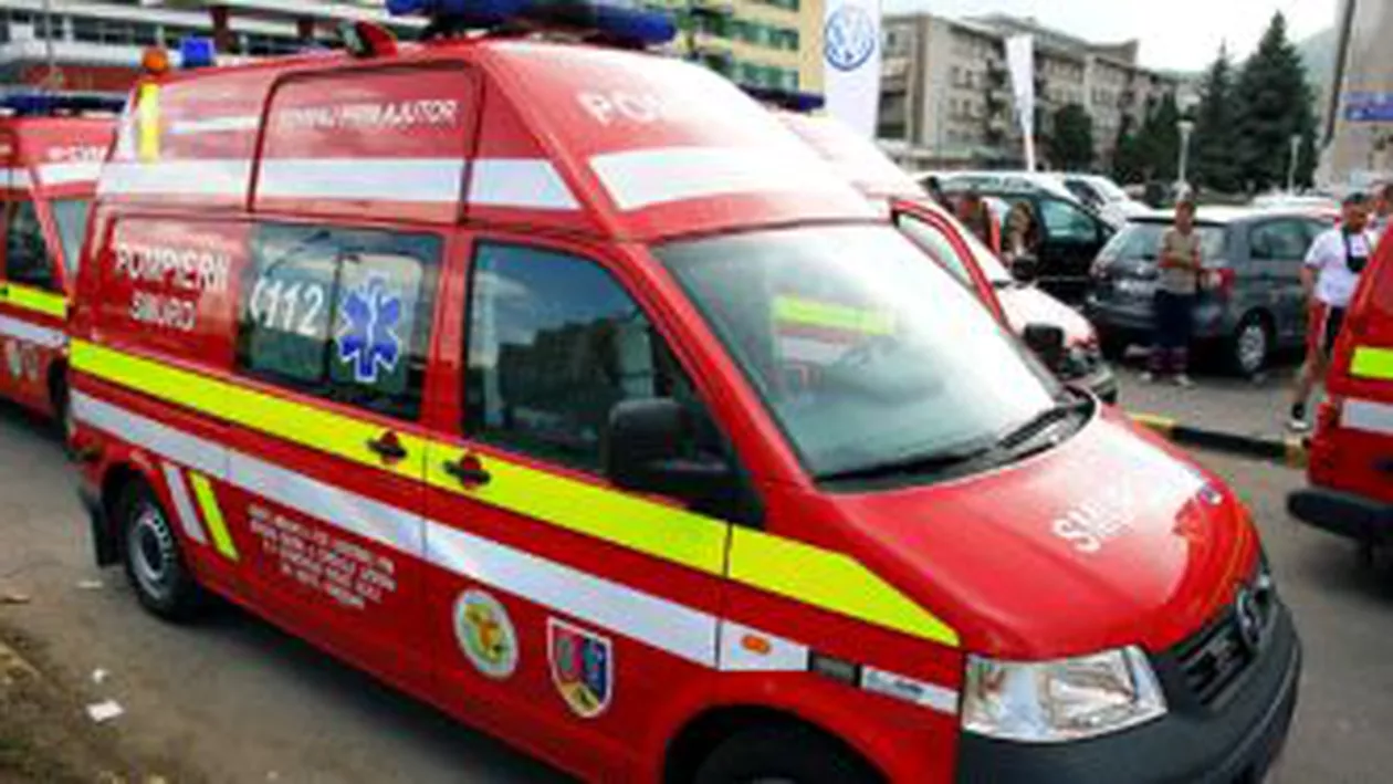 Timișoara: Un bărbat de 47 de ani s-a aruncat de la etajul al șaptelea al unui spital și a căzut pe o ambulanță