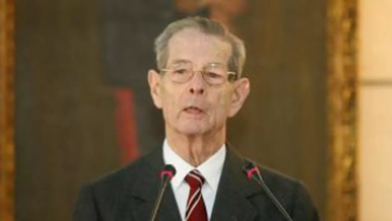 Regele Mihai a vizitat sala din Parlament unde își va susține discursul