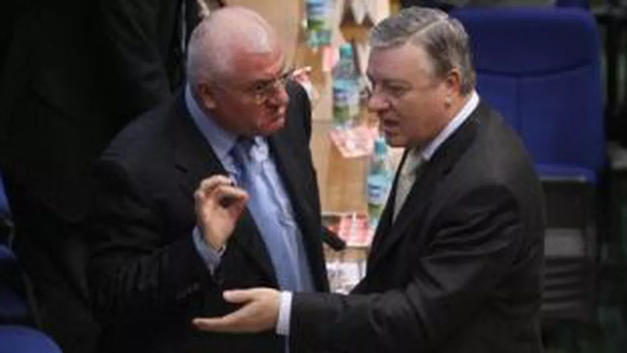 Mircea Sandu și Mitică Dragomir, urmăriți penal pentru dezafilierea Universității Craiova