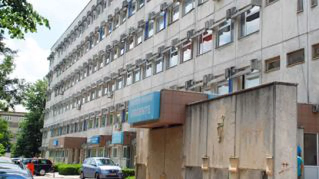 Vaslui: O fetiță în vârstă de o lună și jumătate, mușcată de mână și față de mama sa