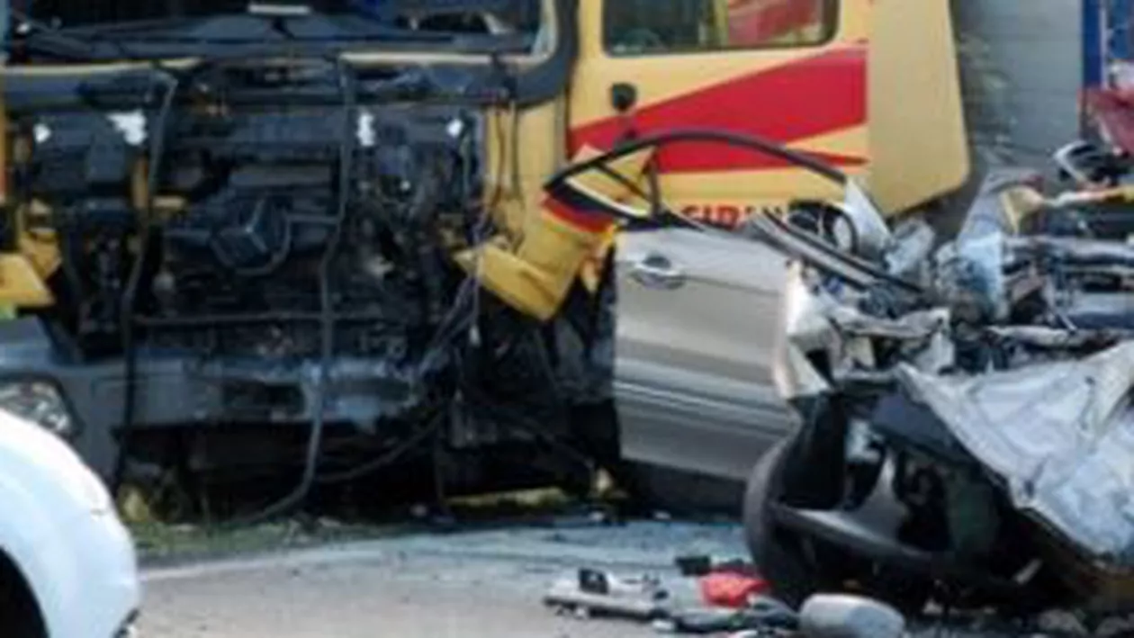 Două victime ale accidentului din Ungaria, mamă și fiu, repatriate la Alexandria