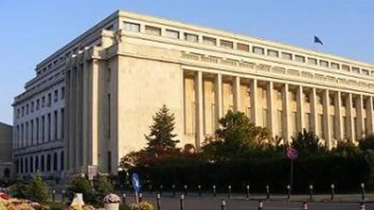 Proiectul de buget pe 2012 prevede înghețarea pensiilor pe toată durata anului