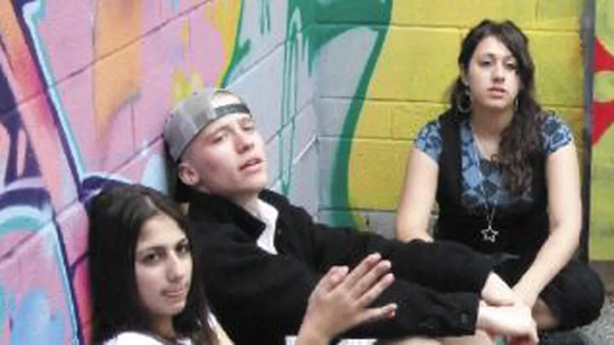 De la ora 20:00, "Special B1" prezintă “Universul adolescenţilor”, un documentar despre cum s-a alterat sistemul de valori al tinerilor