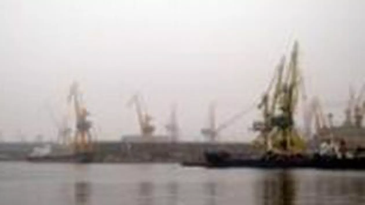 Activitatea porturilor din Constanța, reluată după ce ceața s-a ridicat