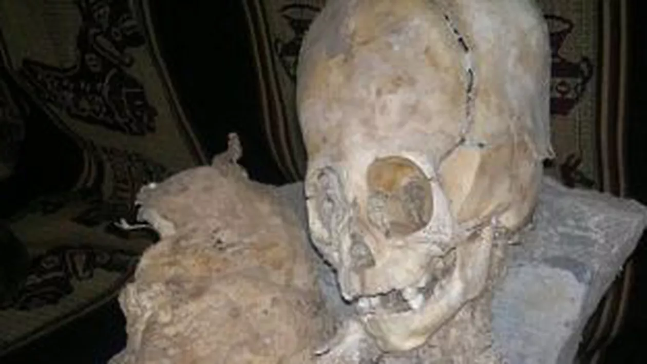Un craniu mumificat cu o formă bizară, descoperit în Peru. Să fie oare de origine extraterestră? (FOTO)