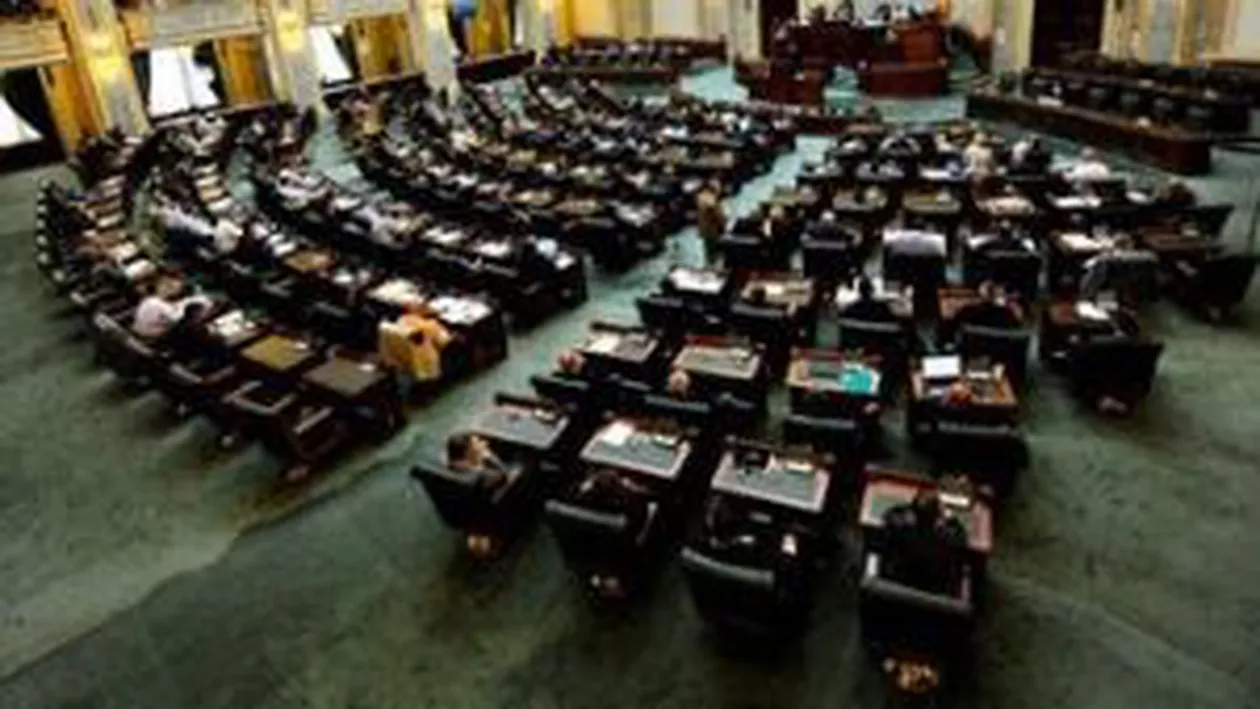 Senatorii îşi aleg noul preşedinte: Lupta se dă între Blaga şi Corlăţean. Boc: "Coaliţia va avea preşedinţia Senatului"