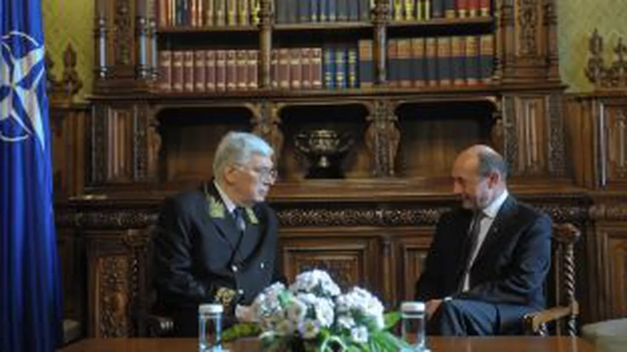 Traian Băsescu, către ambasadorul rus: Când ați venit prima dată la București erați îmbrăcat la fel (FOTO)