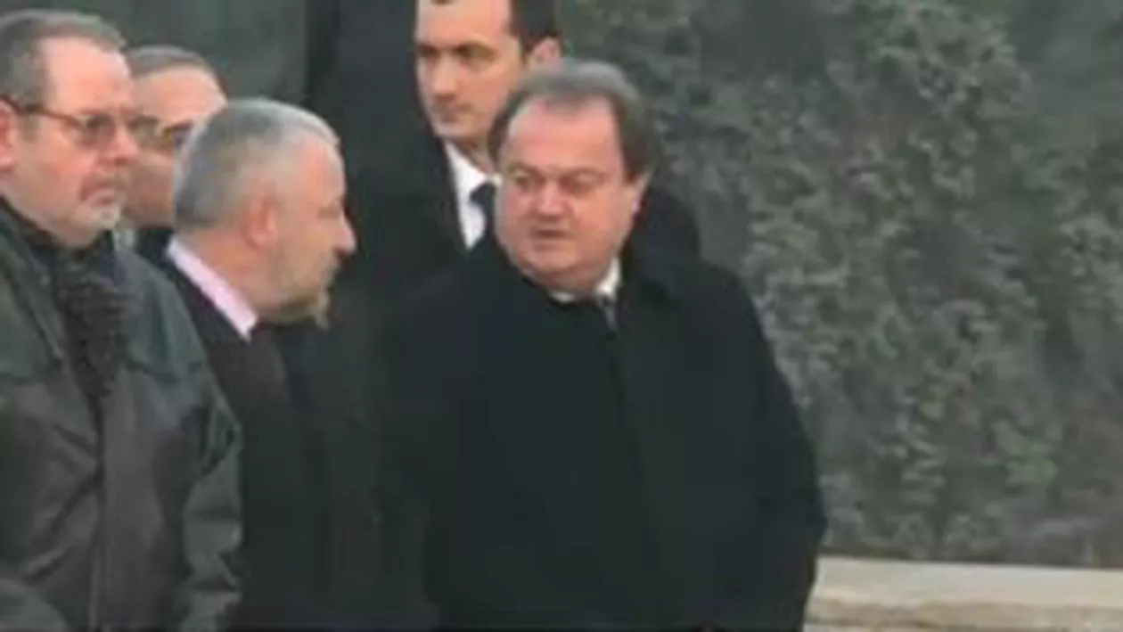 Vasile Blaga a depus coroane de flori în Parcul Carol din București