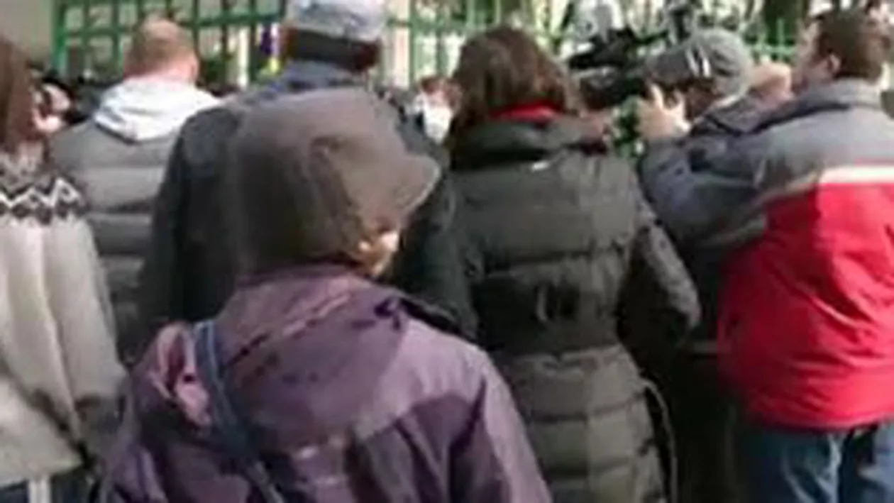 Protest spontan la Jean Monnet: Elevii sunt nemulțumiți de demiterea conducerii liceului