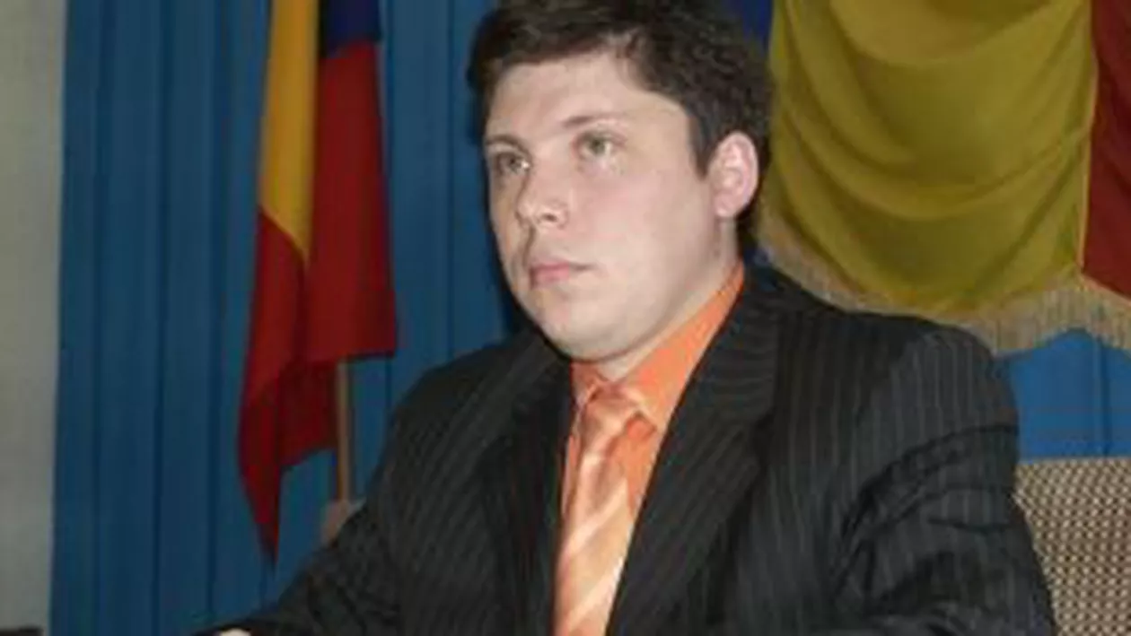 Subprefectul de Vaslui, Ciprian Iftimoaei, implicat într-un accident cu maşina de serviciu